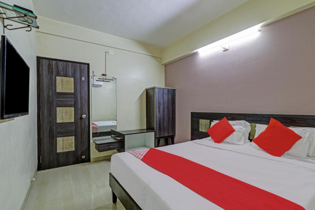 Oyo 82461 Hotel Darshan Banquet And Rooms Surat Ngoại thất bức ảnh